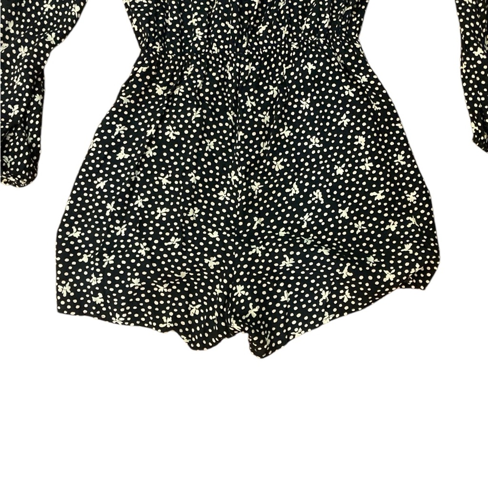 LOVESTITCH Black and White Dot Floral Long Sleeve Romper-size Medium- SO CUTE! - Picture 4 of 7
